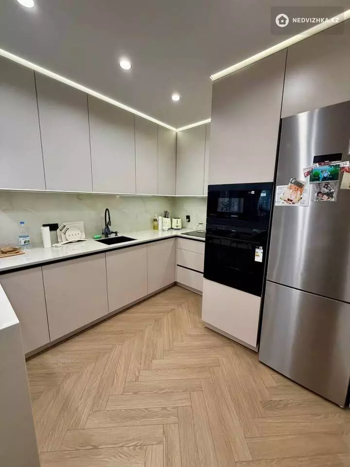 3-комнатная квартира, этаж 1 из 14, 100 м², фотография 2