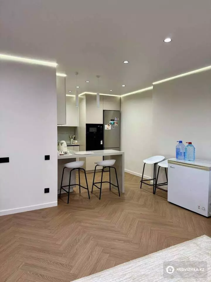 3-комнатная квартира, этаж 1 из 14, 100 м², фотография 4