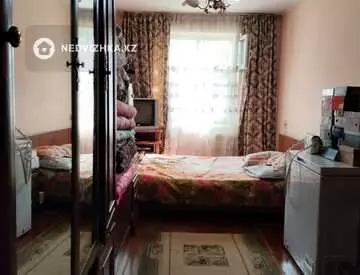 2-комнатная квартира, этаж 3 из 5, 45 м², миниатюра 2