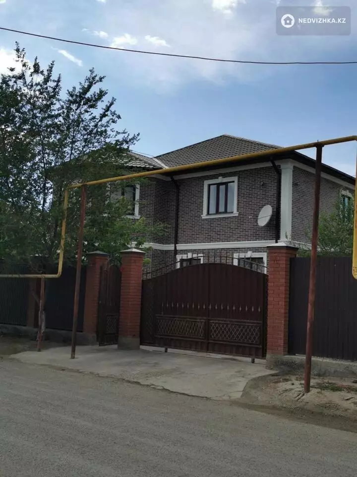6-комнатный дом, 15 соток, 227 м²