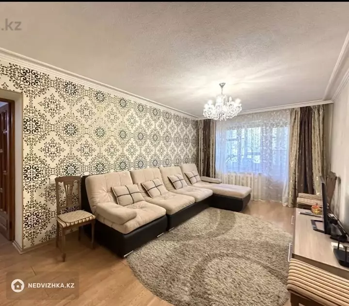 5-бөлмелі пәтер, қабат 3 барлық қабат саны 5, 101 м²