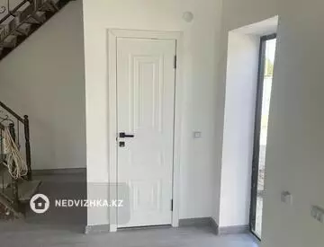 7-комнатный дом, 8 соток, 400 м², На длительный срок