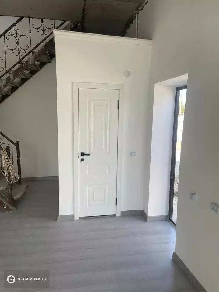 7-комнатный дом, 8 соток, 400 м², На длительный срок, фотография 2