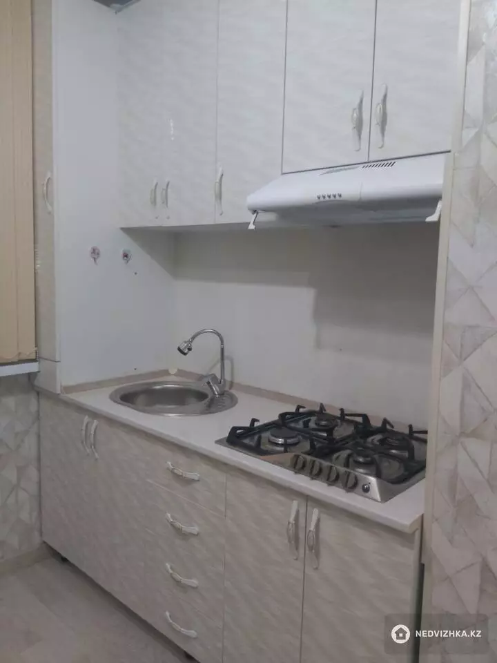2-комнатная квартира, этаж 3 из 9, 56 м², фотография 3
