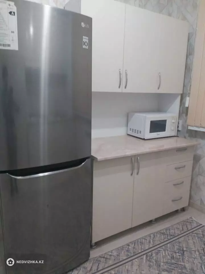2-комнатная квартира, этаж 3 из 9, 56 м², фотография 2