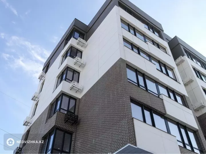 2-комнатная квартира, этаж 3 из 6, 49 м²