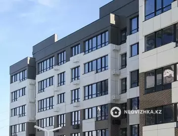 2-комнатная квартира, этаж 3 из 6, 49 м², миниатюра 2