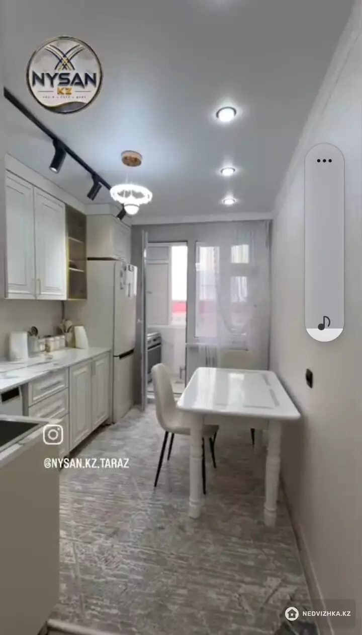 2-комнатная квартира, этаж 4 из 5, 51 м², фотография 3