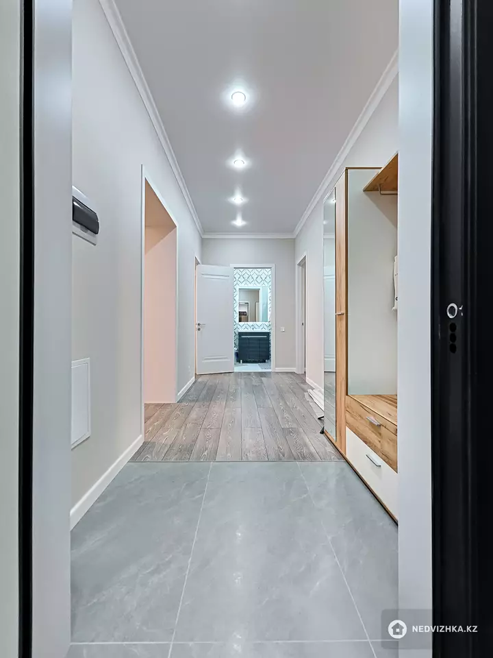 2-комнатная квартира, этаж 4 из 9, 62 м², На длительный срок