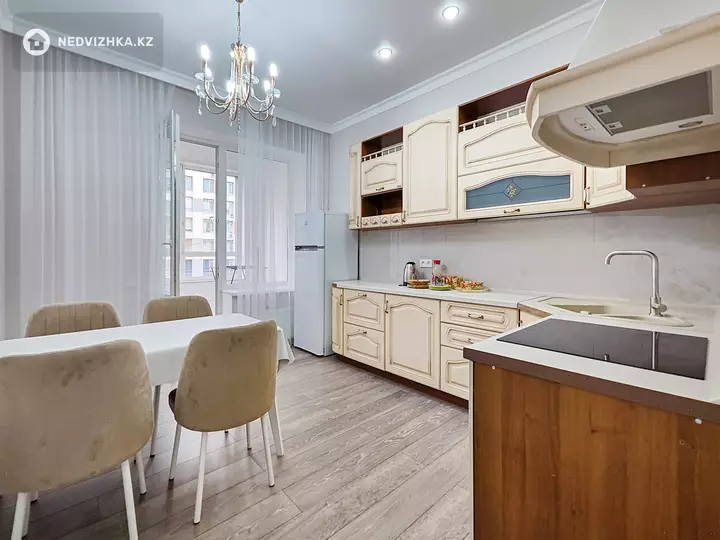 2-комнатная квартира, этаж 4 из 9, 62 м², На длительный срок, фотография 3