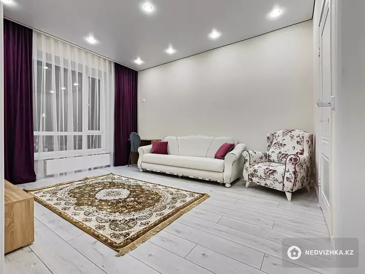 1-комнатная квартира, этаж 6 из 12, 42 м², На длительный срок