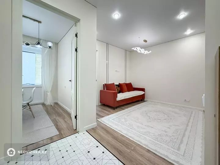 2-комнатная квартира, этаж 12 из 14, 40 м², На длительный срок, фотография 4