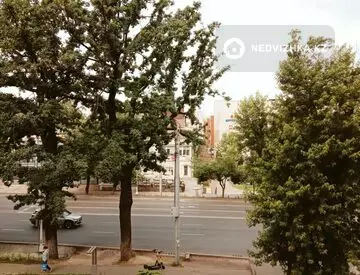 1-комнатная квартира, этаж 3 из 12, 40 м², Посуточно, миниатюра 5