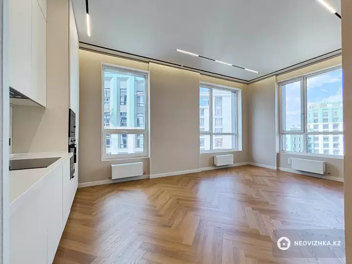 3-комнатная квартира, этаж 15 из 18, 77 м², На длительный срок