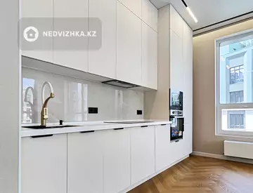 3-бөлмелі пәтер, қабат 15 барлық қабат саны 18, 77 м², На длительный срок, 3-нобай