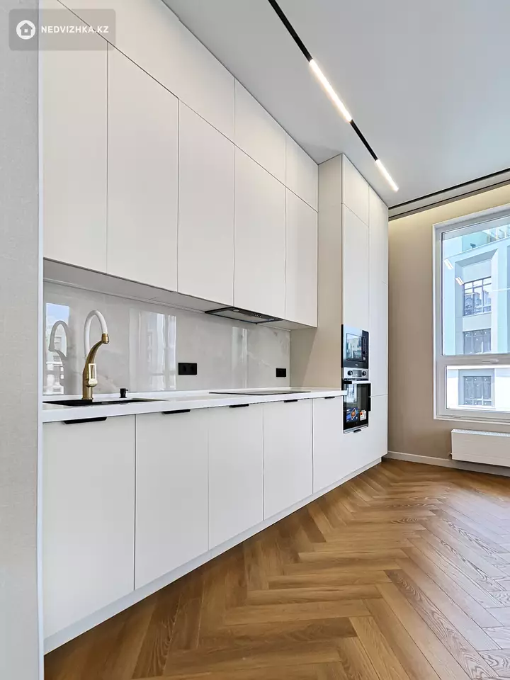 3-комнатная квартира, этаж 15 из 18, 77 м², На длительный срок, фотография 3