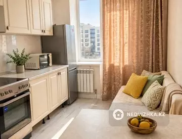 2-комнатная квартира, этаж 5 из 10, 50 м², Посуточно, миниатюра 1