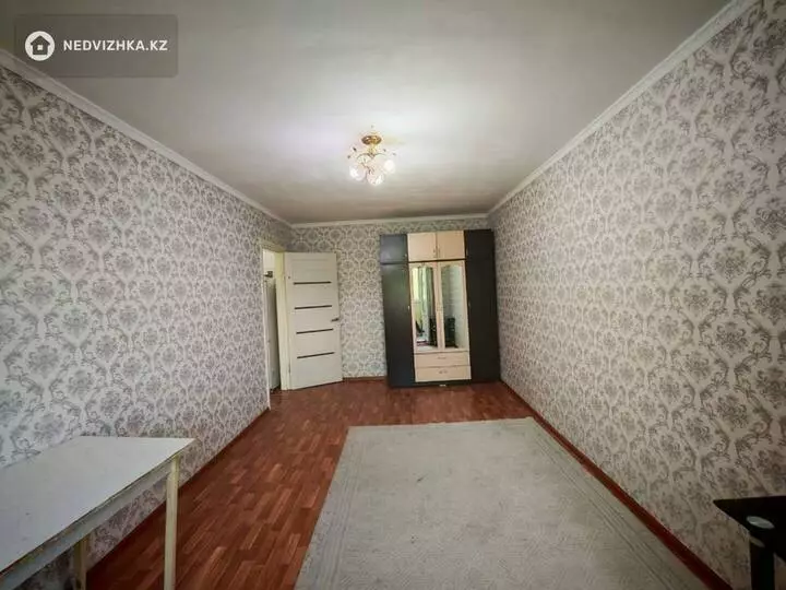 1-комнатная квартира, этаж 3 из 5, 33 м², На длительный срок, фотография 2
