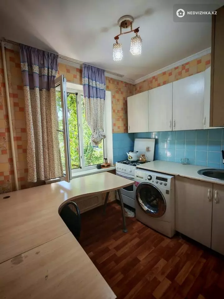 1-комнатная квартира, этаж 3 из 5, 33 м², На длительный срок, фотография 4