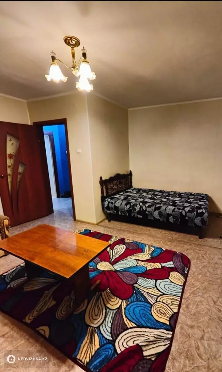 1-комнатная квартира, этаж 3 из 5, 32 м², На длительный срок, фотография 3