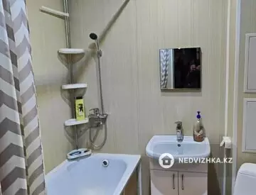 1-комнатная квартира, этаж 3 из 5, 32 м², На длительный срок