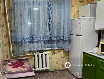 1-комнатная квартира, этаж 3 из 5, 32 м², На длительный срок, миниатюра 6