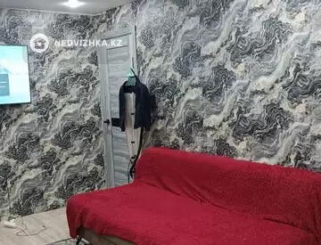 2-комнатная квартира, этаж 4 из 4, 42 м²