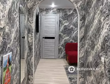 2-комнатная квартира, этаж 4 из 4, 42 м²