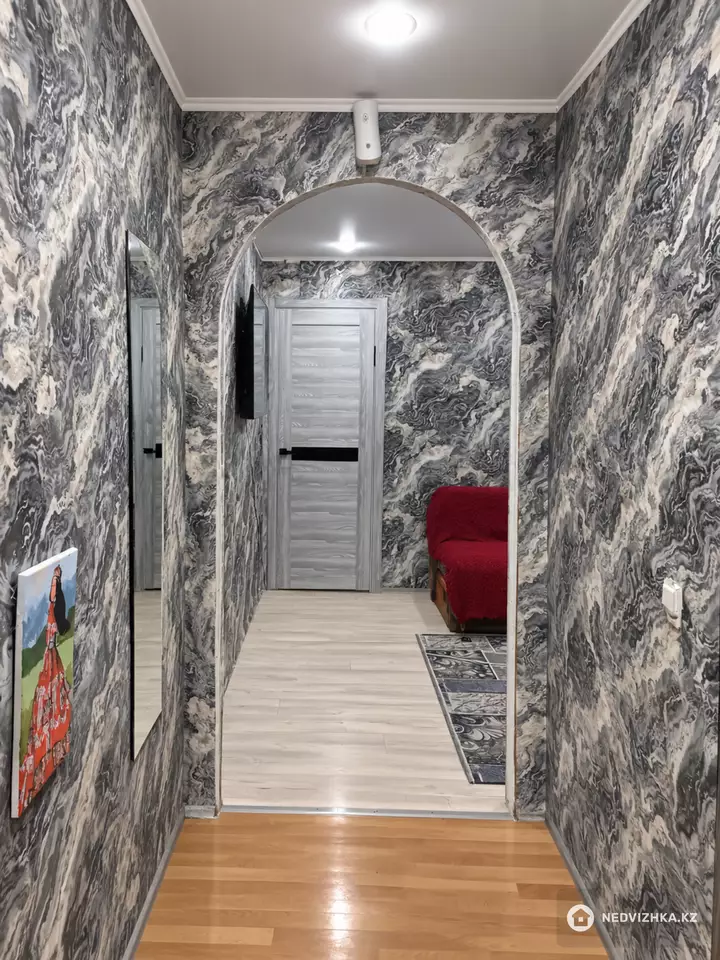 2-комнатная квартира, этаж 4 из 4, 42 м², фотография 2