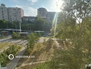 1-комнатная квартира, этаж 3 из 5, 36 м², миниатюра 2