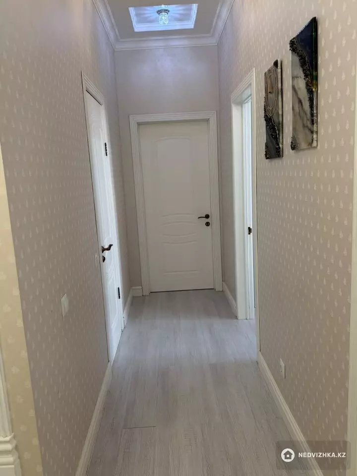 2-комнатная квартира, этаж 3 из 8, 70 м², На длительный срок