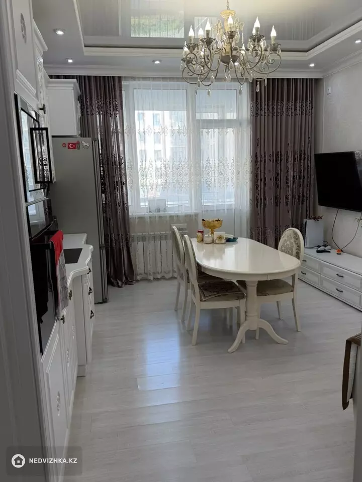 2-комнатная квартира, этаж 3 из 8, 70 м², На длительный срок, фотография 2