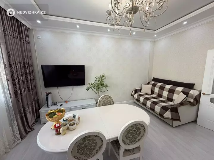 2-комнатная квартира, этаж 3 из 8, 70 м², На длительный срок, фотография 2