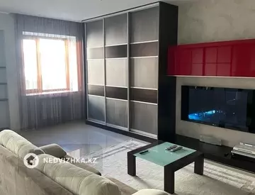 2-комнатная квартира, этаж 3 из 5, 100 м²