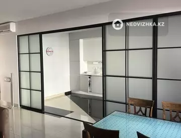 2-комнатная квартира, этаж 3 из 5, 100 м²