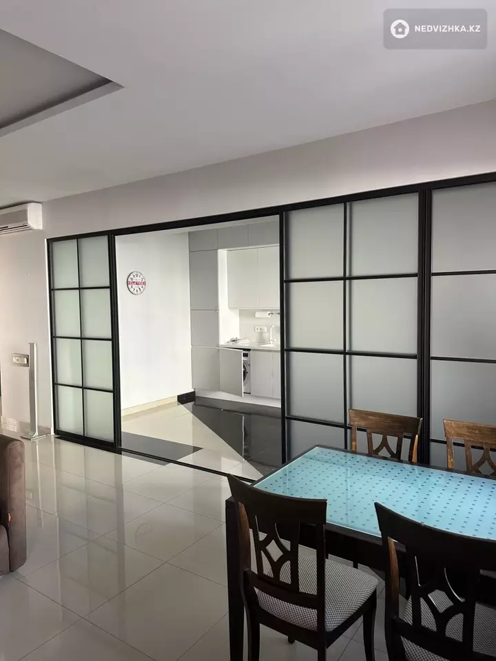 2-комнатная квартира, этаж 3 из 5, 100 м², фотография 4
