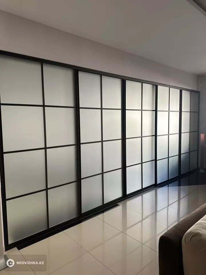 2-комнатная квартира, этаж 3 из 5, 100 м², фотография 5