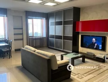 2-комнатная квартира, этаж 3 из 5, 100 м²