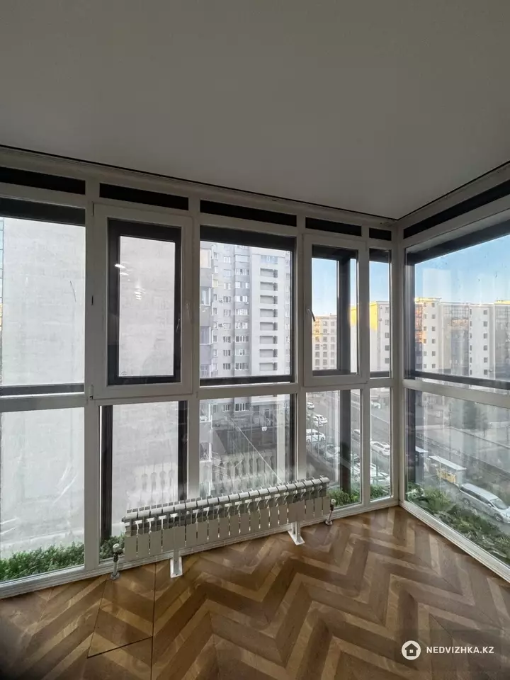 3-бөлмелі пәтер, қабат 6 барлық қабат саны 13, 99 м², На длительный срок, 3-фотосурет