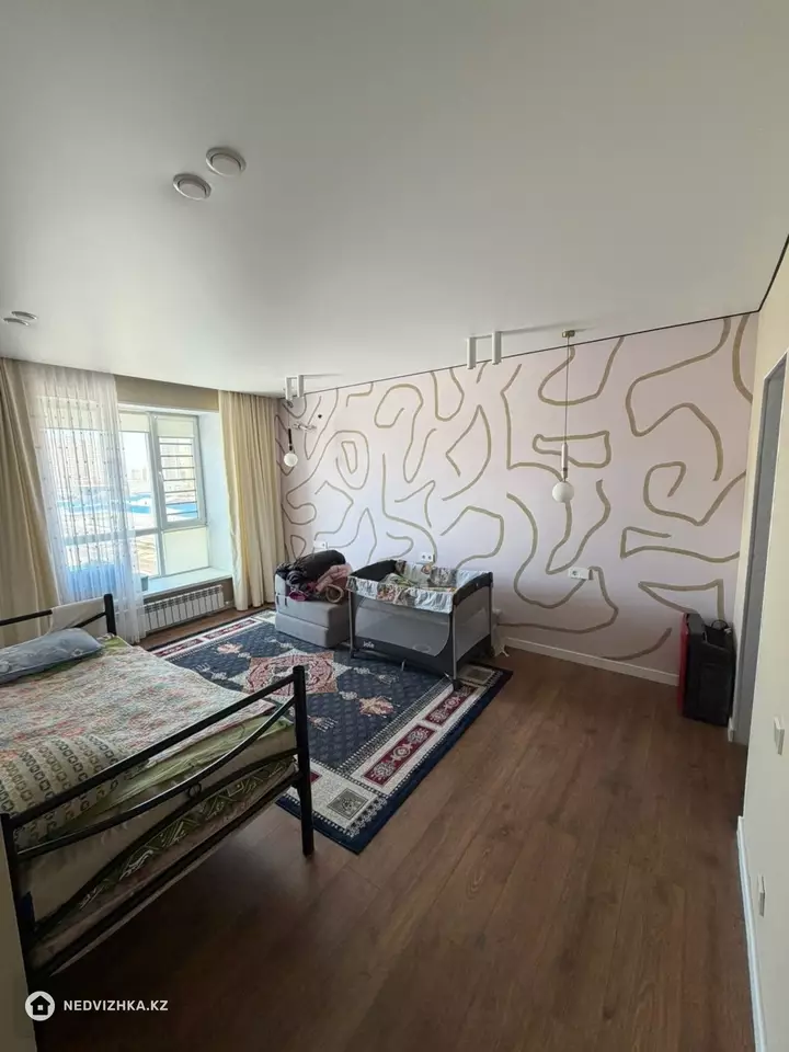 4-комнатная квартира, этаж 8 из 9, 140 м², фотография 4