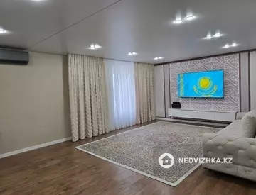 4-комнатная квартира, этаж 8 из 9, 140 м², миниатюра 2