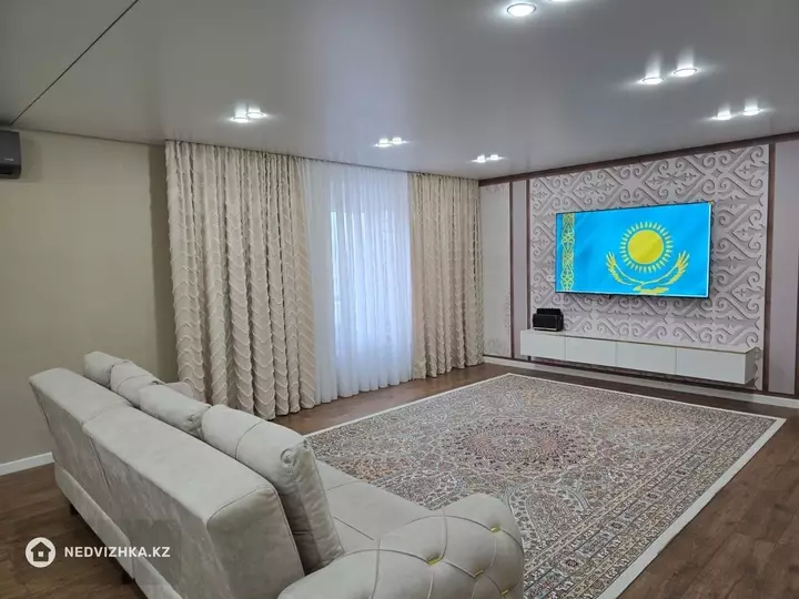 4-комнатная квартира, этаж 8 из 9, 140 м², фотография 3
