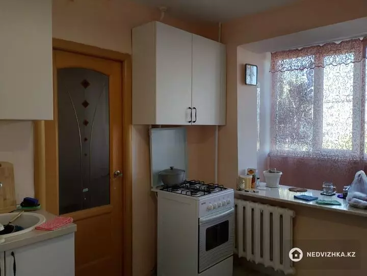 3-комнатная квартира, этаж 4 из 5, 69 м², фотография 2