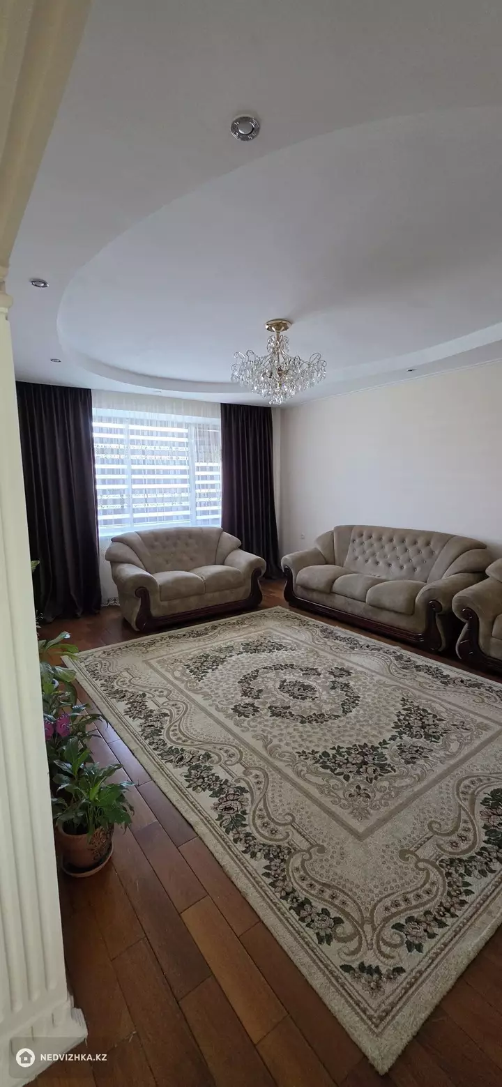 3-бөлмелі пәтер, қабат 4 барлық қабат саны 5, 100 м², На длительный срок, 2-фотосурет