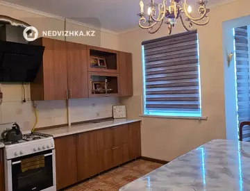 3-комнатная квартира, этаж 4 из 5, 100 м², На длительный срок, миниатюра 8