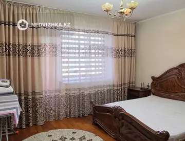 3-комнатная квартира, этаж 4 из 5, 100 м², На длительный срок, миниатюра 10