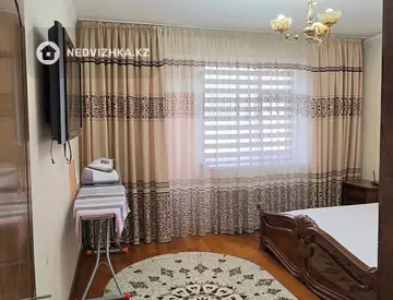3-комнатная квартира, этаж 4 из 5, 100 м², На длительный срок, миниатюра 12