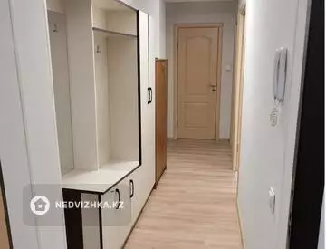 2-комнатная квартира, этаж 3 из 5, 61 м², миниатюра 1