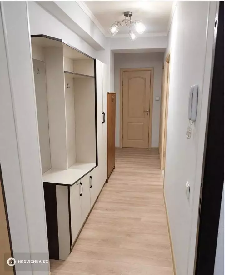 2-бөлмелі пәтер, қабат 3 барлық қабат саны 5, 61 м²