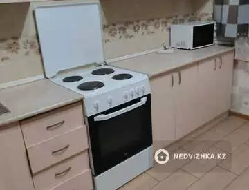 3-комнатная квартира, этаж 1 из 9, 70 м², На длительный срок, миниатюра 11